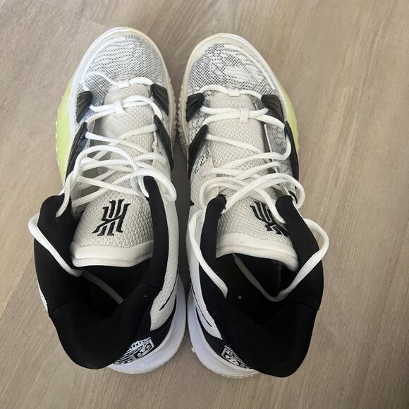Nike Mens Kyrie 7 Brooklyn Beats Basketball White Black Sneaker Size 15 - Picture 7 of 12